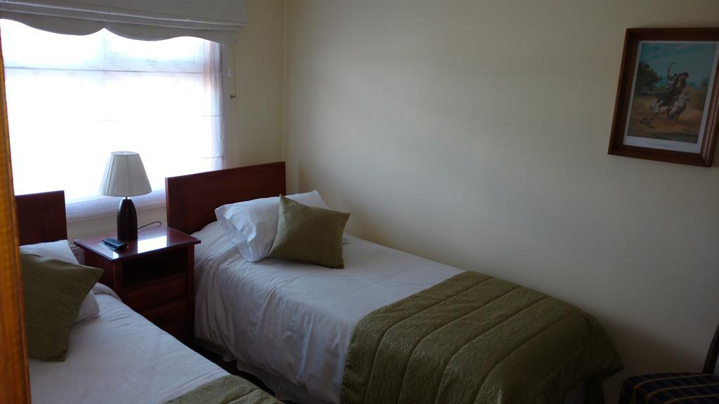 Hostal Buena Estancia Punta Arenas Exterior photo