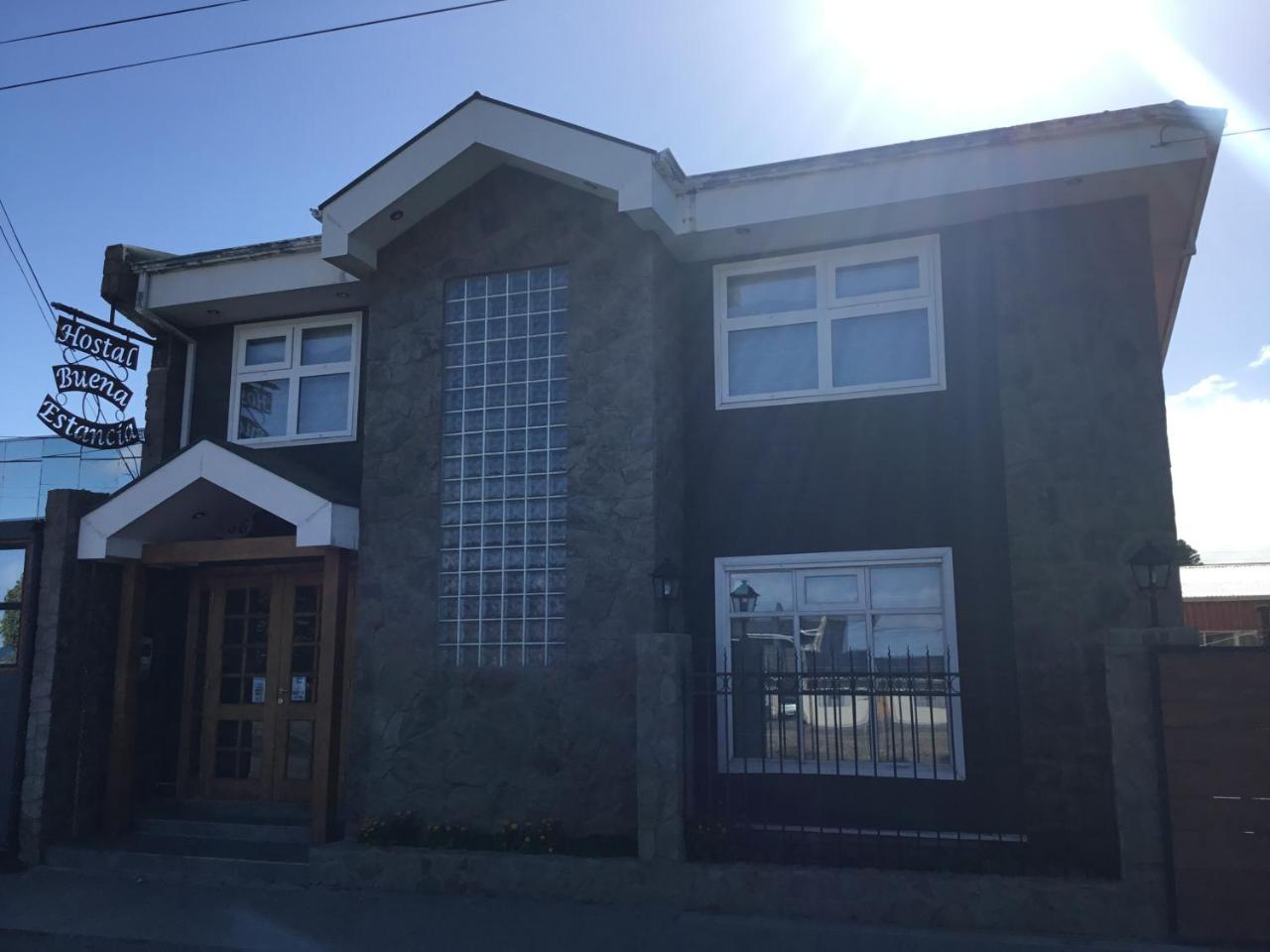 Hostal Buena Estancia Punta Arenas Exterior photo